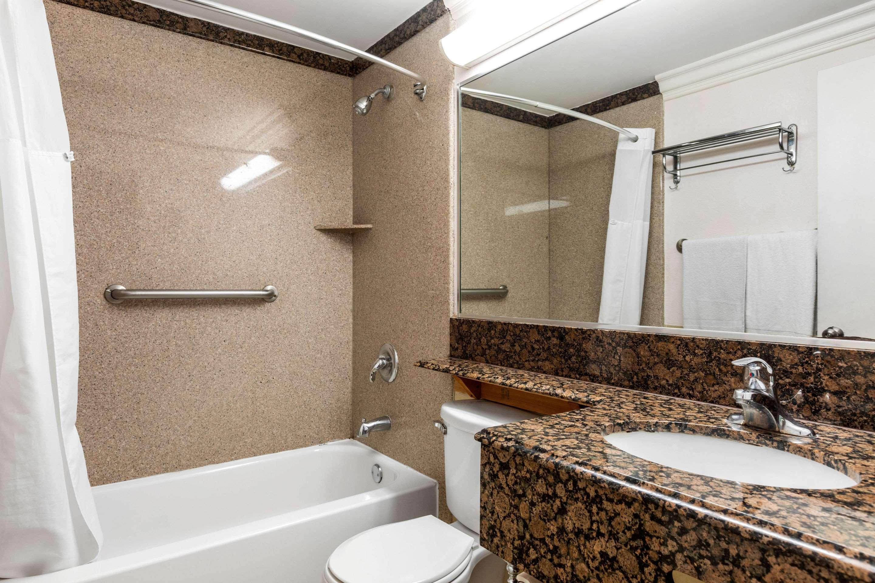Quality Inn Lomita-Los Angeles South Bay Exterior photo