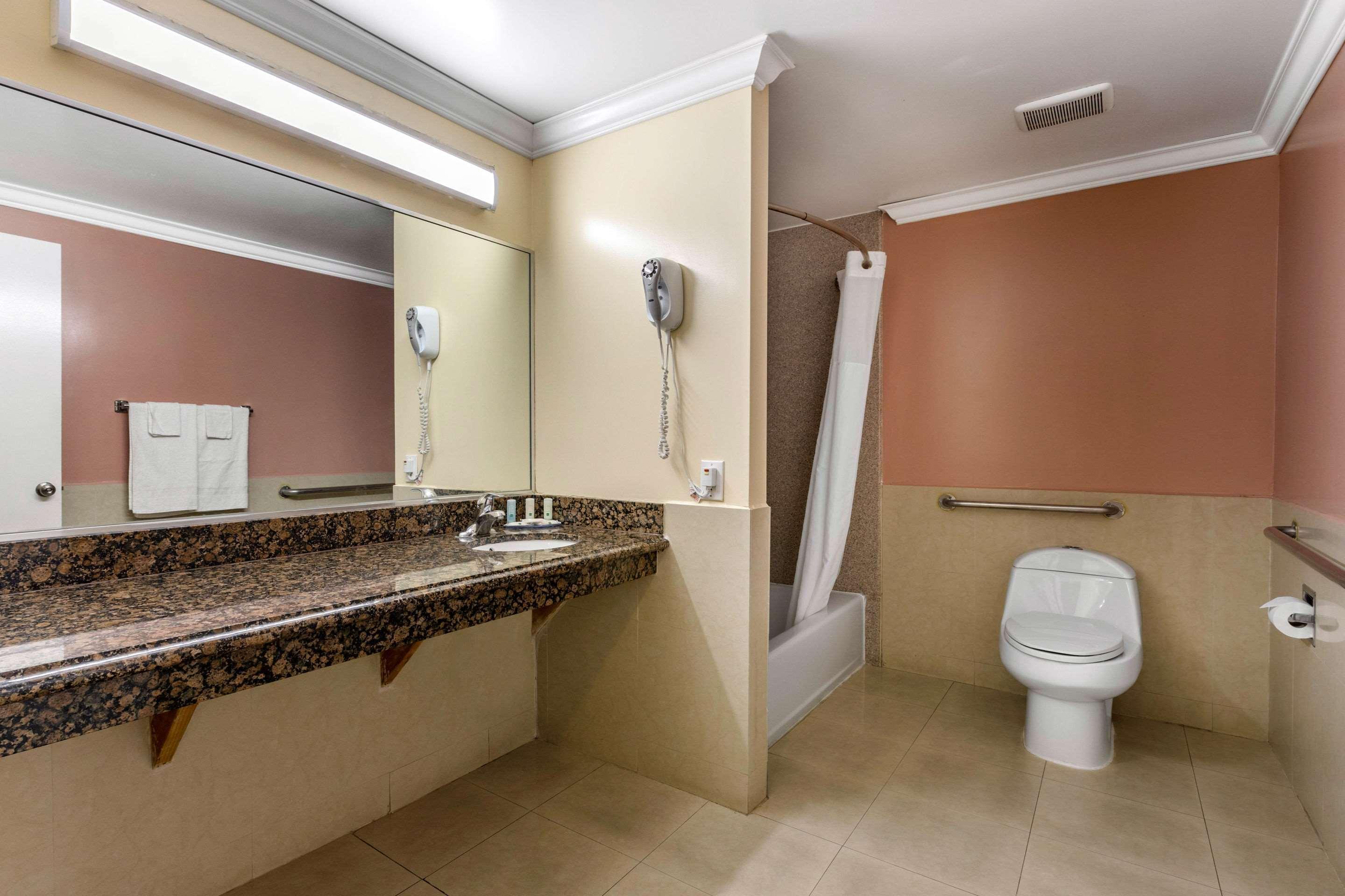 Quality Inn Lomita-Los Angeles South Bay Exterior photo